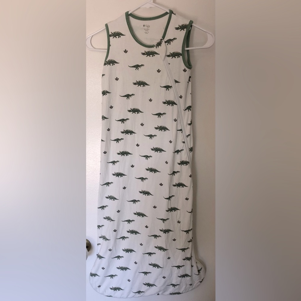 Used Kyte Baby 0.5 TOG Dinosaur Bamboo Sleep Sack Size 18-36 months.